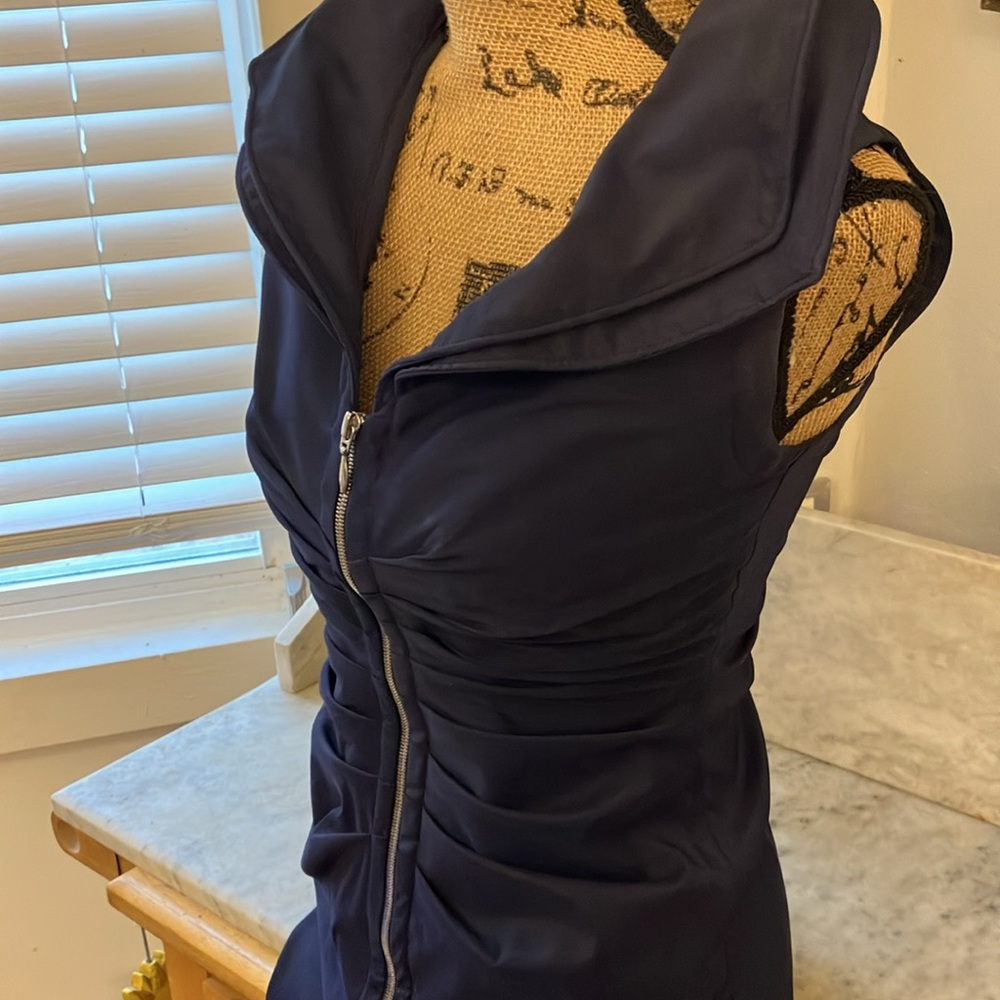 Love This Dress! Joseph Ribkoff Size 6 Shift With Stand Up Collar And Zips Down! - Picture 5 of 11